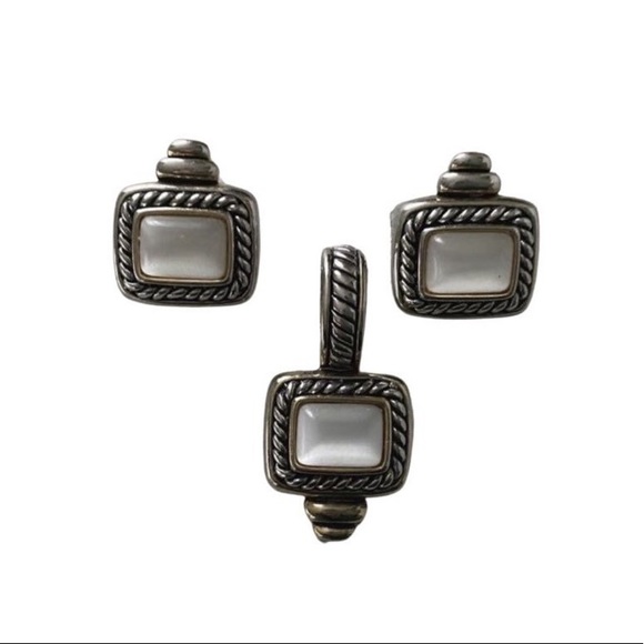 Vintage mother of pearl clip on earrings and pendant set - Picture 2 of 4